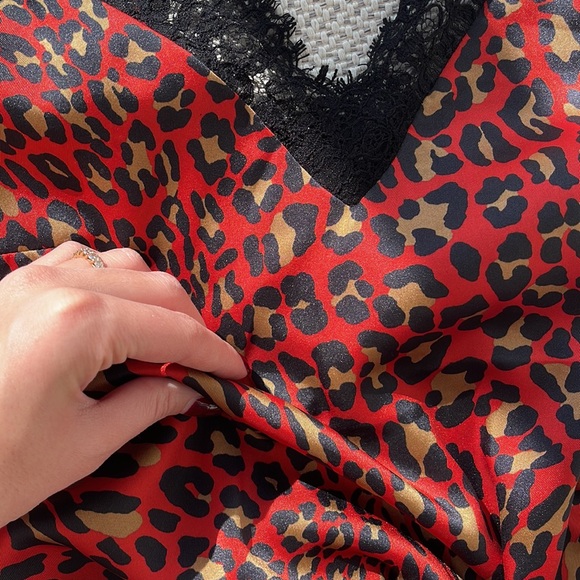 Sleeveless soft tank top. Size M. - Picture 2 of 8